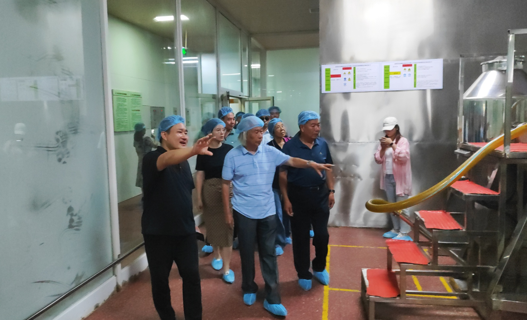 新乡市餐饮行业协会赴Z6尊龙凯时参观交流